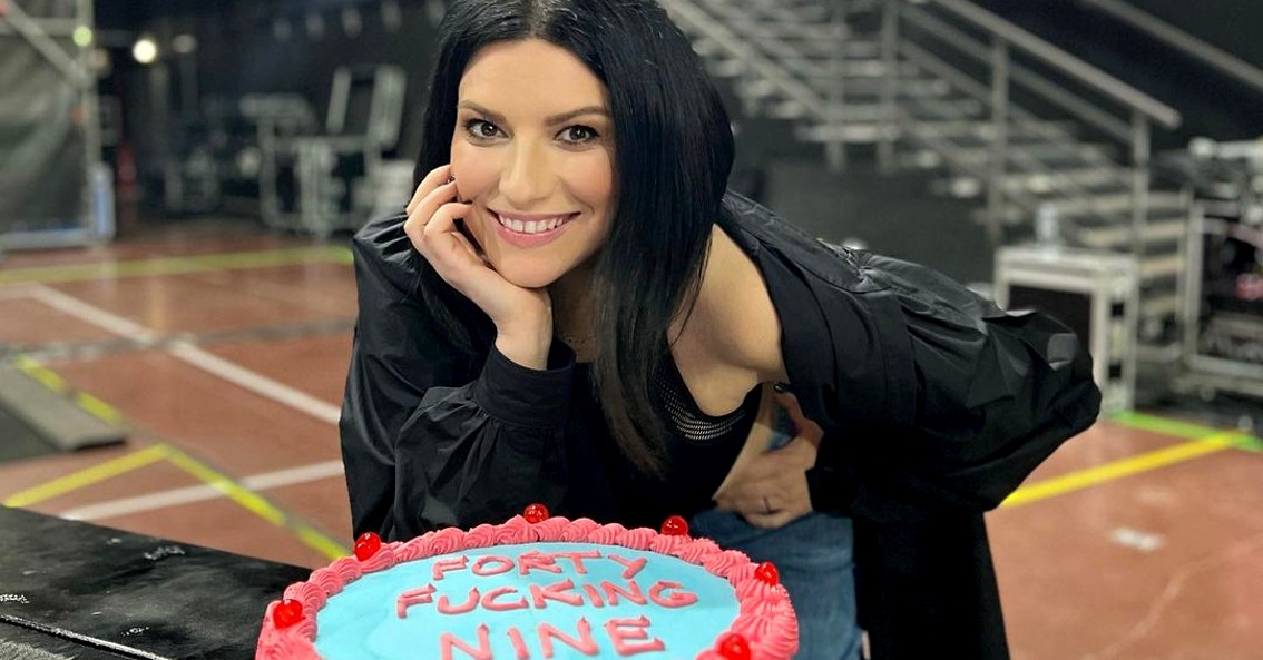 Laura Pausini Festeggia L Ultimo Fottuto Compleanno Da Enne La