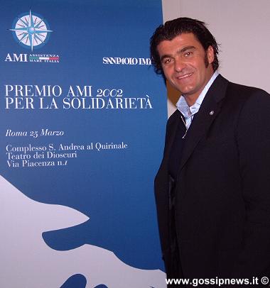 Solidarietà: ad Alberto Tomba il premio AMI