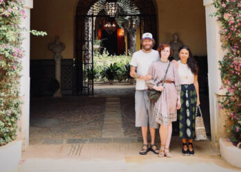 Jovanotti con la moglie e la figlia Teresa a Siviglia alla sfilata Dior: guarda