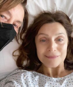 Sabrina Paravicini dopo il tumore ha ricostruito il seno: ''Non volevo