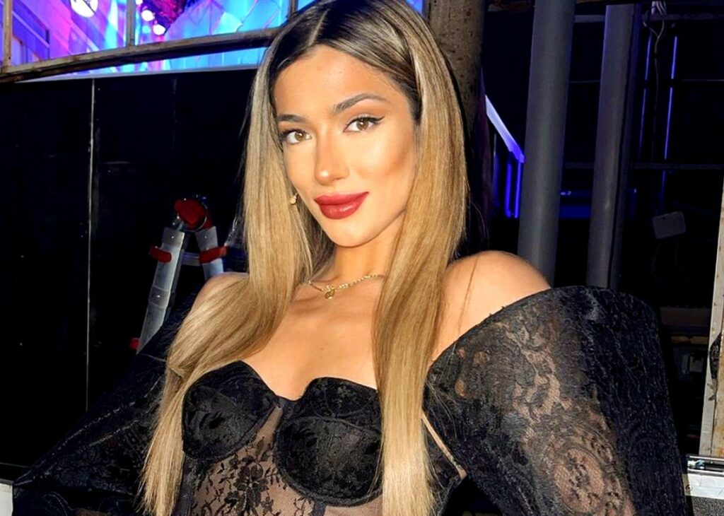 Soleil Sorge ha superato il complesso del seno piccolo e non rifarà il seno: ''C'entra anche la malattia di mia madre'' Soleil Sorge ha superato il complesso del seno piccolo e non rifarà il seno: ''C'entra anche la malattia di mia madre''