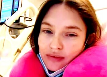 Bianca Balti riappare sul social dopo l'operazione chirurgica con cui ha tolto entrambi i seni: le sue parole