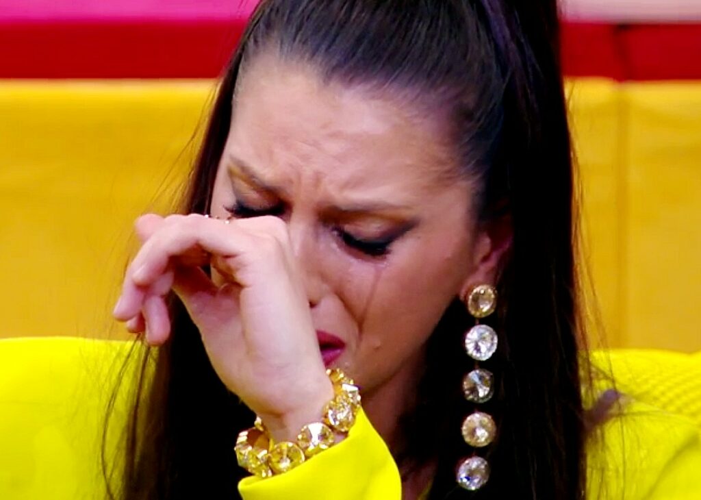 Antonella Fiordelisi è un fiume di lacrime al GF Vip: scontro feroce con Edoardo Donnamaria, nella notte l’addio