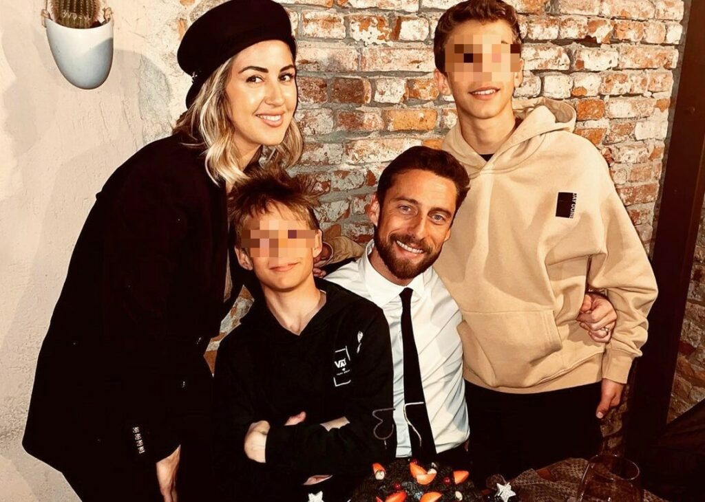 Claudio Marchisio festeggia insieme a moglie e figli i 37 anni: le foto della cena di compleanno