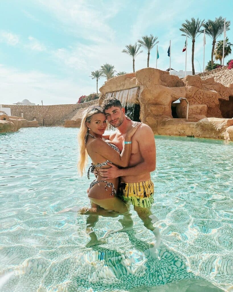 Mercedesz Henger ha ritrovato l'amore: 'Ti ho cercato tanto'. Ecco chi è lui Mercedesz Henger ha ritrovato l'amore: 'Ti ho cercato tanto'. Ecco chi è lui