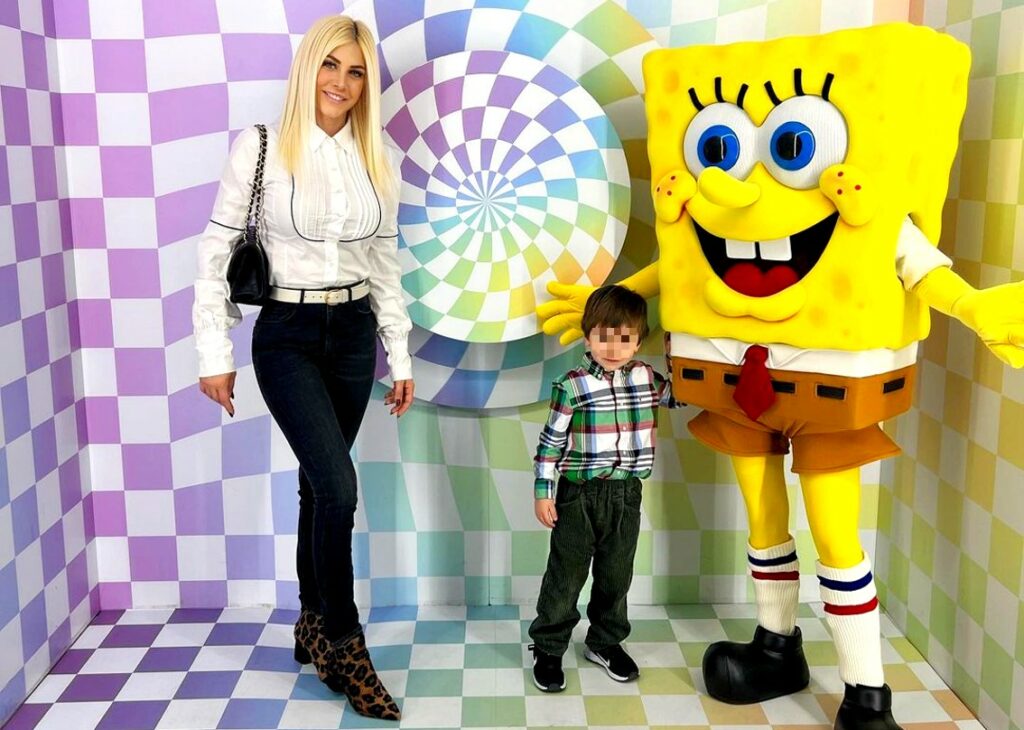 Paola Caruso torna a farsi vedere col figlio dopo aver rivelato il grave danno neurologico del piccolo: le foto Paola Caruso torna a farsi vedere col figlio dopo aver rivelato il grave danno neurologico del piccolo: le foto