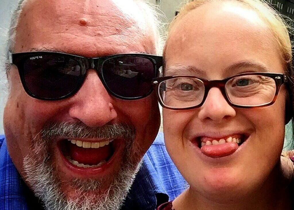 Eugenio Finardi parla della figlia con la sindrome di Down: 'Ecco dove vive oggi a 40 anni' Eugenio Finardi parla della figlia con la sindrome di Down: 'Ecco dove vive oggi a 40 anni'