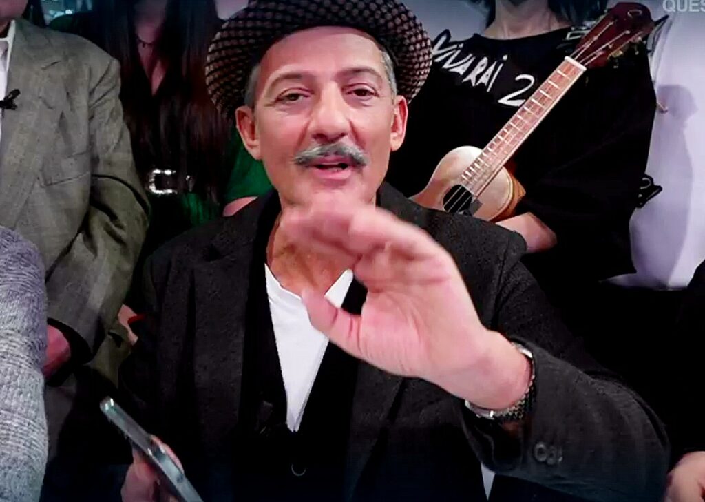 Fiorello rivela perché si è fatto crescere i baffi Fiorello rivela perché si è fatto crescere i baffi