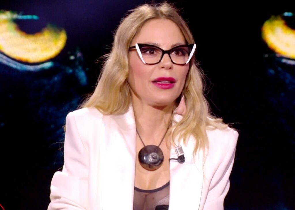 Naike Rivelli e il padre biologico, duro colpo dal test del DNA: ''A mia madre non va di parlarne''