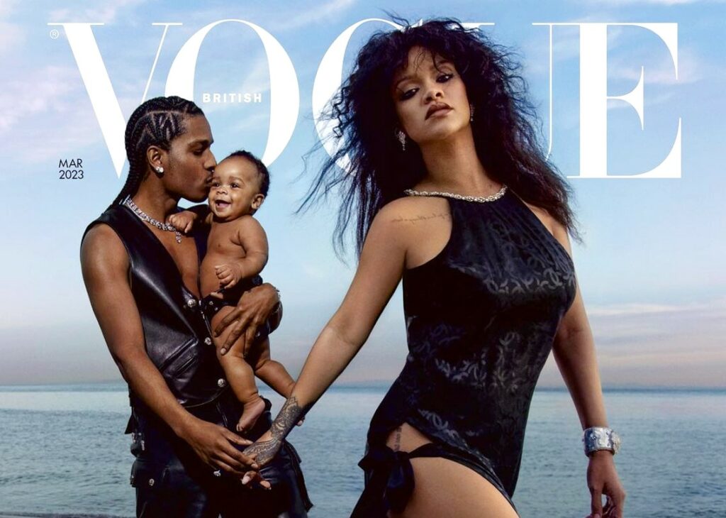 Rihanna in copertina col figlio e il compagno: ''Non sono più quella di prima'' Rihanna in copertina col figlio e il compagno: ''Non sono più quella di prima''