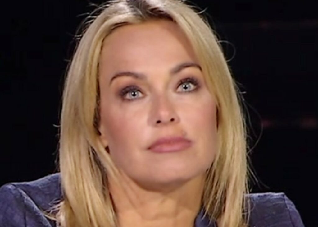 ''La volontà di comunicarlo è solo dei diretti interessati'': Sonia Bruganelli in tv fa una smentita un po' debole della crisi matrimoniale con Bonolis ''La volontà di comunicarlo è solo dei diretti interessati'': Sonia Bruganelli in tv fa una smentita un po' debole della crisi matrimoniale con Bonolis