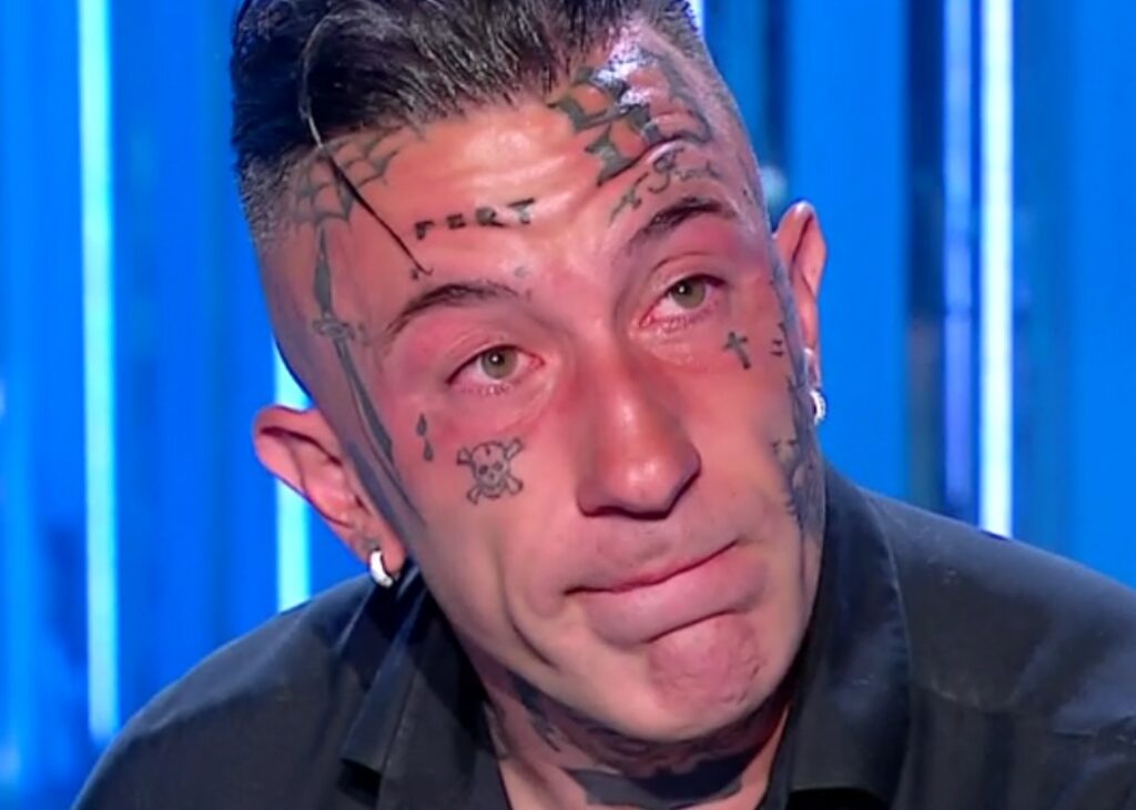 Simone Coccia Colaiuta, ex di Stefania Pezzopane, piange in tv: ''L'addio? Ci sono state cose pesanti''