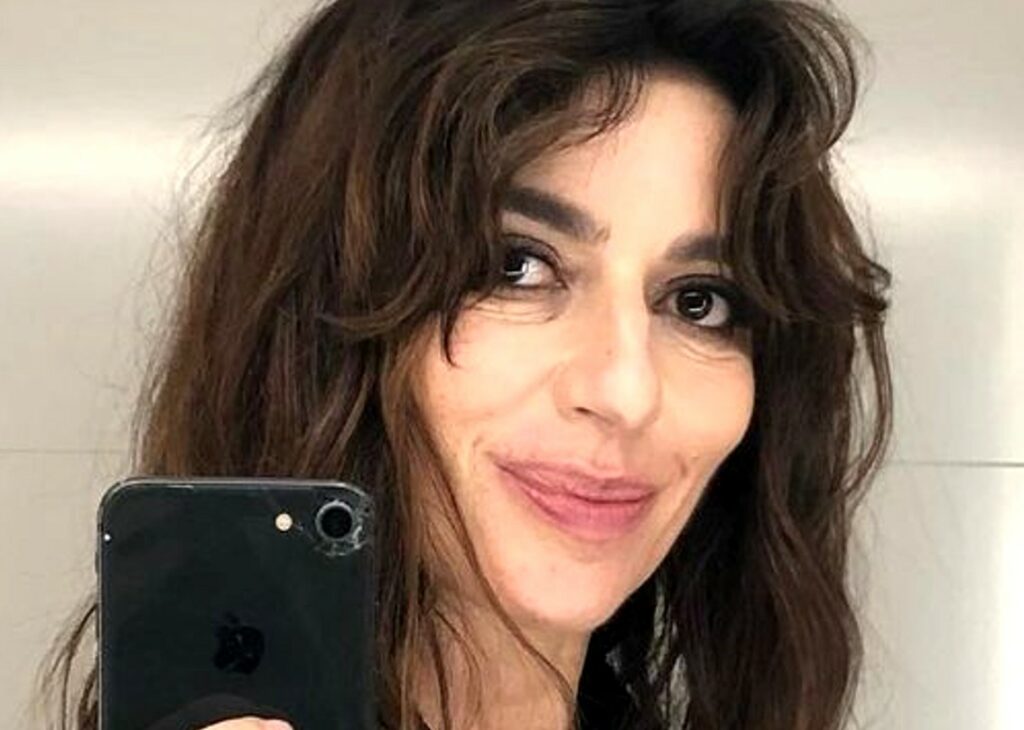 ''Depardieu si prese una cotta per me, mi disse di accarezzarmi le cosce e…'': Sabrina Impacciatore fa una rivelazione scottante