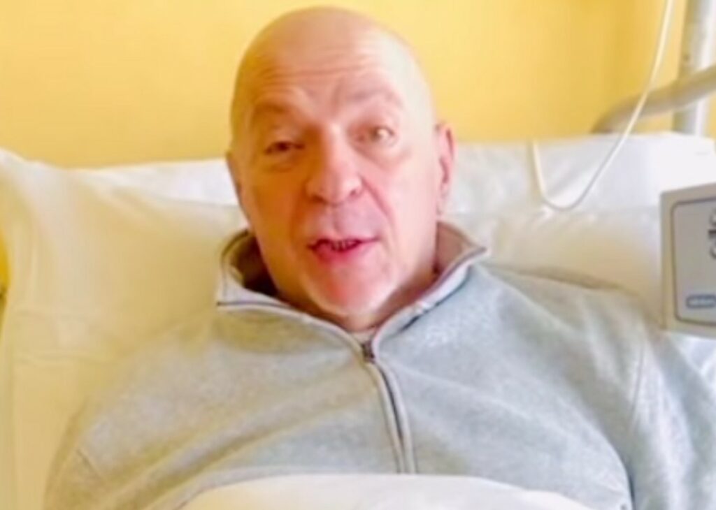 Mauro Coruzzi, ovvero Platinette, non parla più come prima dopo l'ictus: il video dall’ospedale Mauro Coruzzi, ovvero Platinette, non parla più come prima dopo l'ictus: il video dall’ospedale