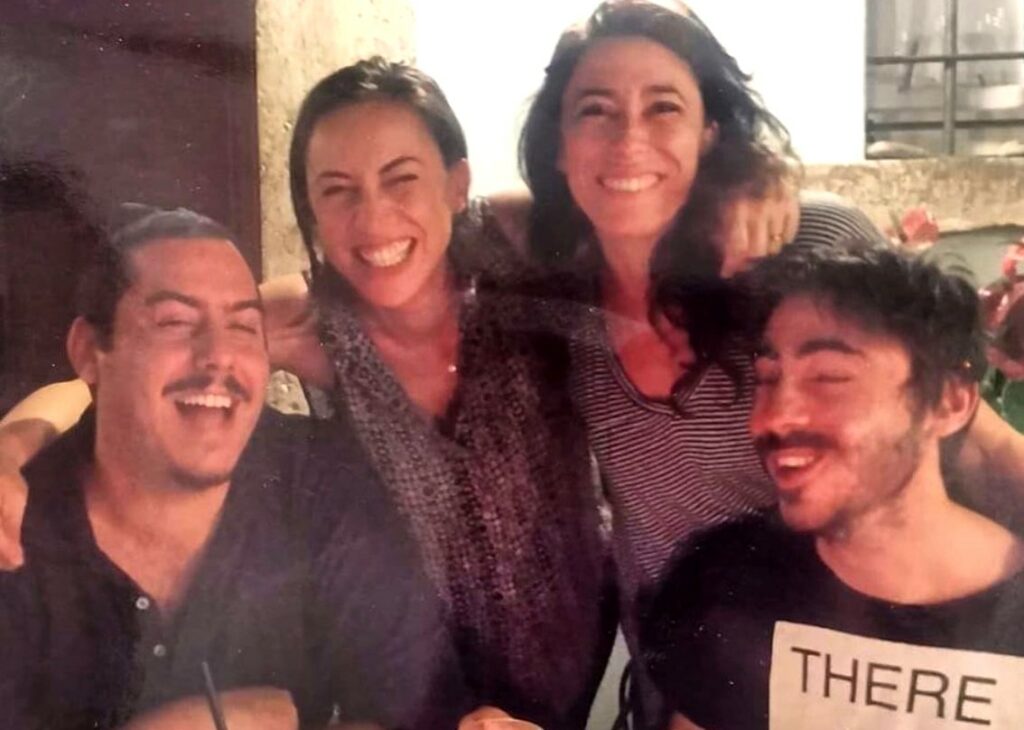 Francesca, figlia di Roberto Vecchioni, ricorda il fratello morto: pubblica una foto con Arrigo Francesca, figlia di Roberto Vecchioni, ricorda il fratello morto: pubblica una foto con Arrigo