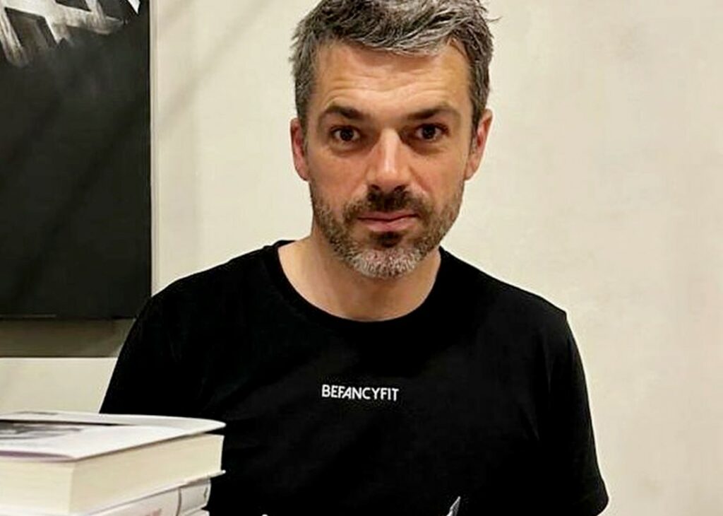 Luca Argentero rivela che sua madre è rimasta turbata dal suo libro: ''L'ha stranita, era un po' spaventata''. Ecco perché Luca Argentero rivela che sua madre è rimasta turbata dal suo libro: ''L'ha stranita, era un po' spaventata''. Ecco perché