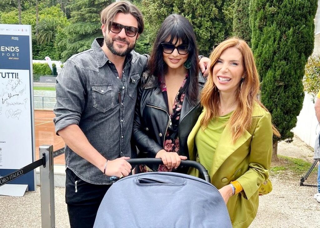 Mondani col figlio neonato: l'ex di Anna Pettinelli, Stefano Macchi, e la compagna Elisa D'Ospina in pubblico col piccolo di 12 giorni Mondani col figlio neonato: l'ex di Anna Pettinelli, Stefano Macchi, e la compagna Elisa D'Ospina in pubblico col piccolo di 12 giorni