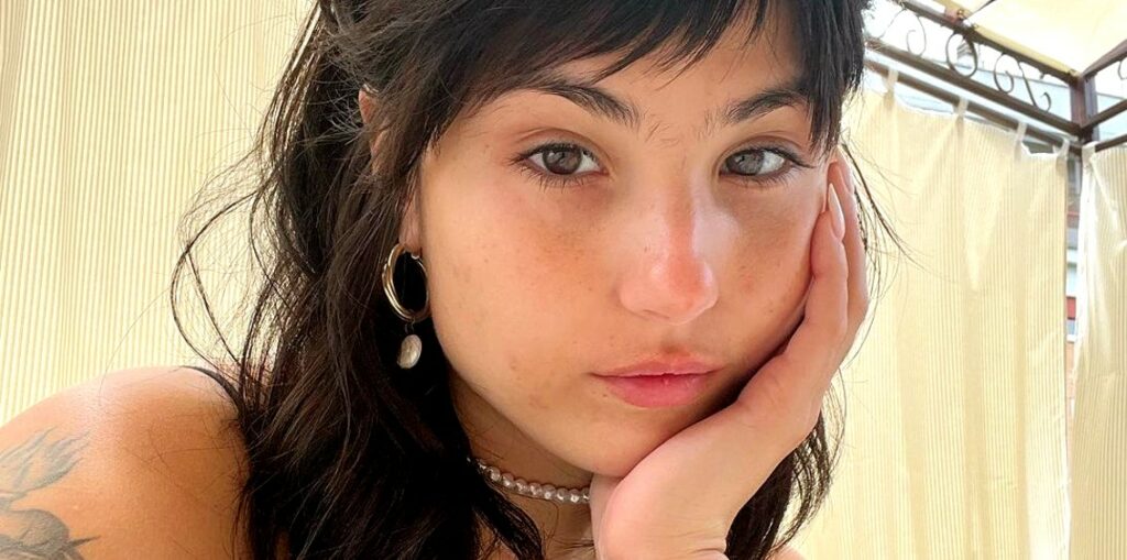 ''Arrabbiata, ferita, delusa'': Giorgia Soleri rompe il silenzio sull'addio a Damiano dei Maneskin e fa una rivelazione spiazzante ''Arrabbiata, ferita, delusa'': Giorgia Soleri rompe il silenzio sull'addio a Damiano dei Maneskin e fa una rivelazione spiazzante