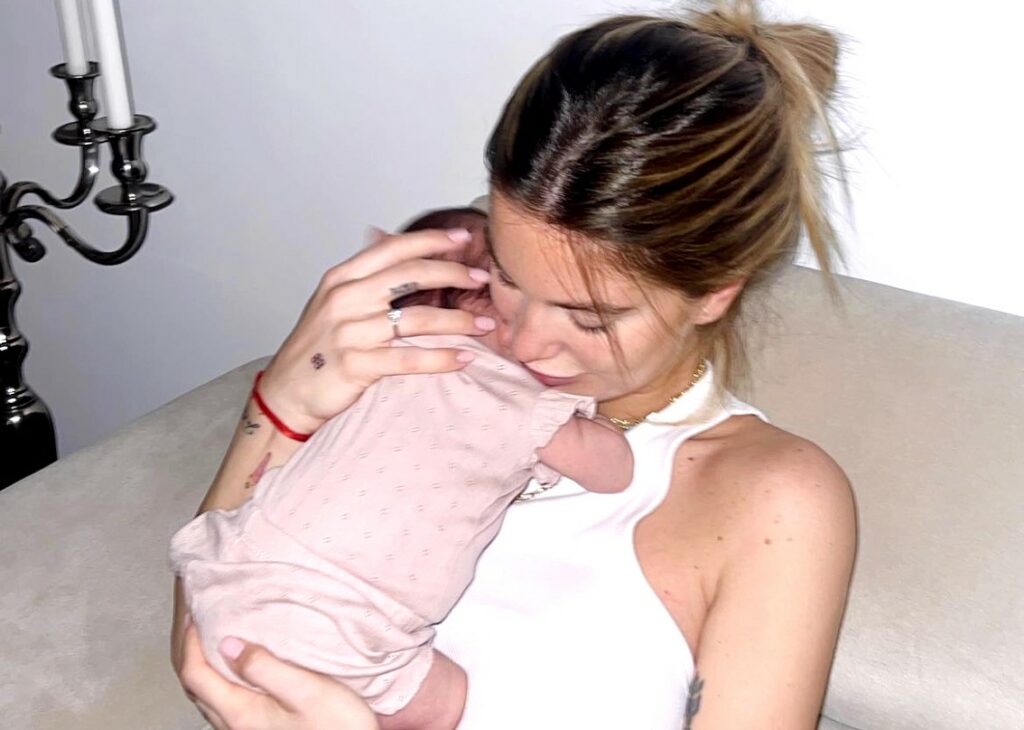 ''Piangevo e andavo in tilt'': Sophie Codegoni rivela i difficili giorni dopo il parto ''Piangevo e andavo in tilt'': Sophie Codegoni rivela i difficili giorni dopo il parto