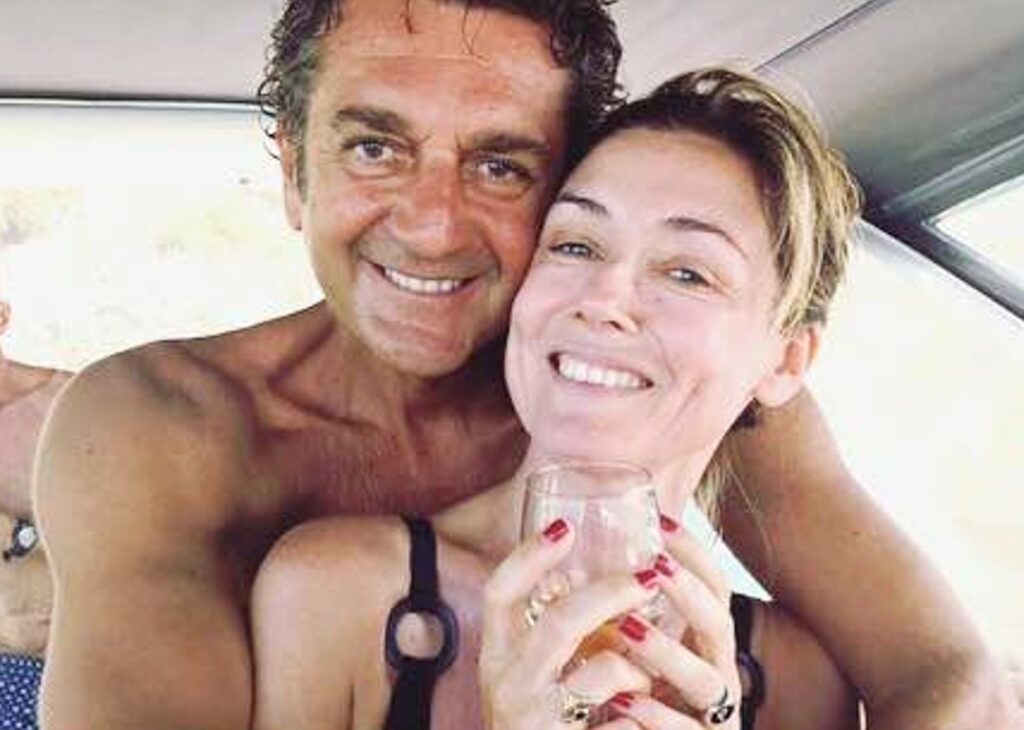 Morto il marito di Elisabetta Ferracini, figlia di Mara Venier: il triste annuncio Morto il marito di Elisabetta Ferracini, figlia di Mara Venier: il triste annuncio