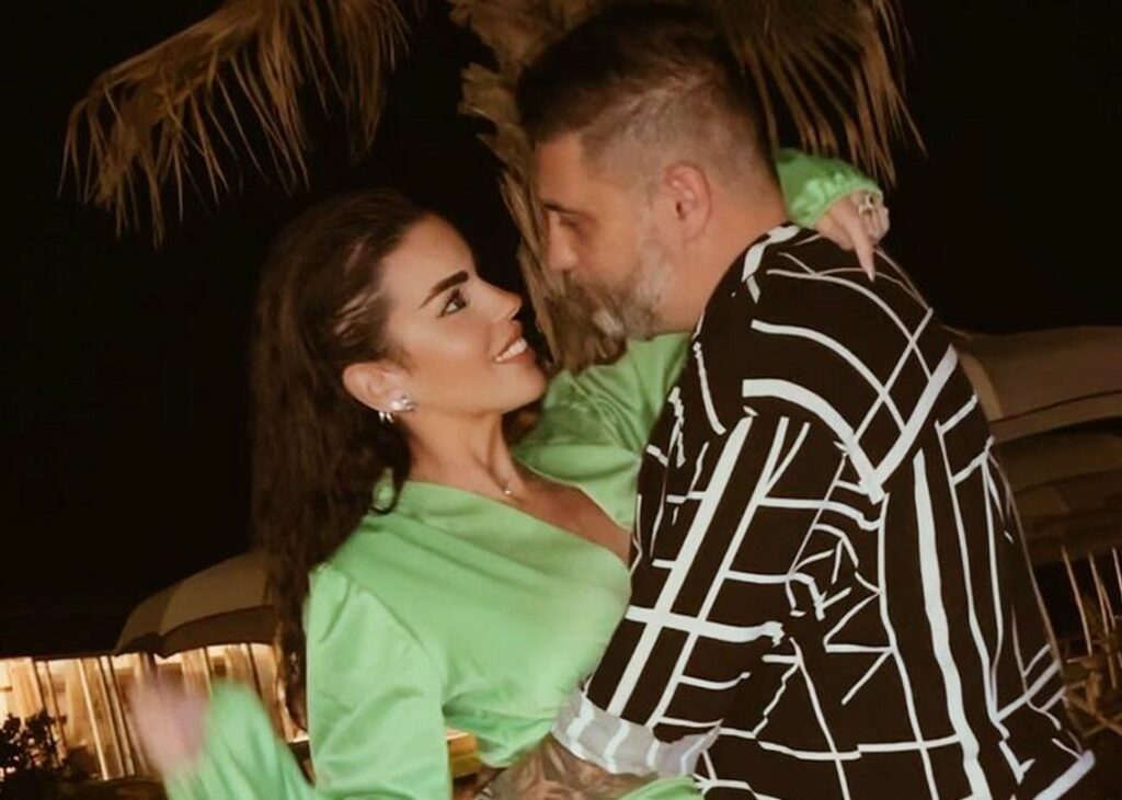 ''Sono di nuovo felice'': l'ex di Federico Fashion Style sorride beata insieme al nuovo compagno