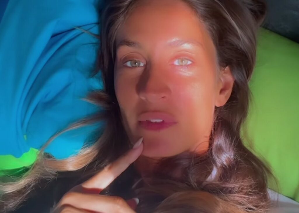 L'ex Suor Cristina è etero? La sua compagna dell'Isola dei Famosi non ha dubbi: la risposta netta L'ex Suor Cristina è etero? La sua compagna dell'Isola dei Famosi non ha dubbi: la risposta netta