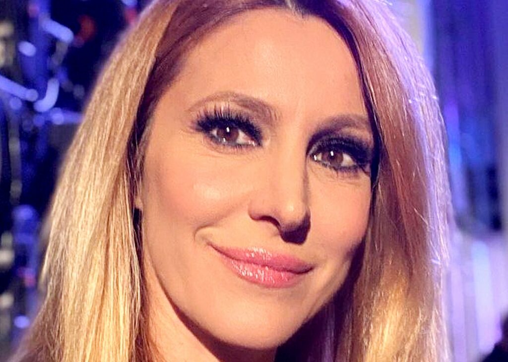 Adriana Volpe dopo il divorzio da Roberto Parli: ''In amore sono chiusa a riccio, ma vorrei un uomo che…''