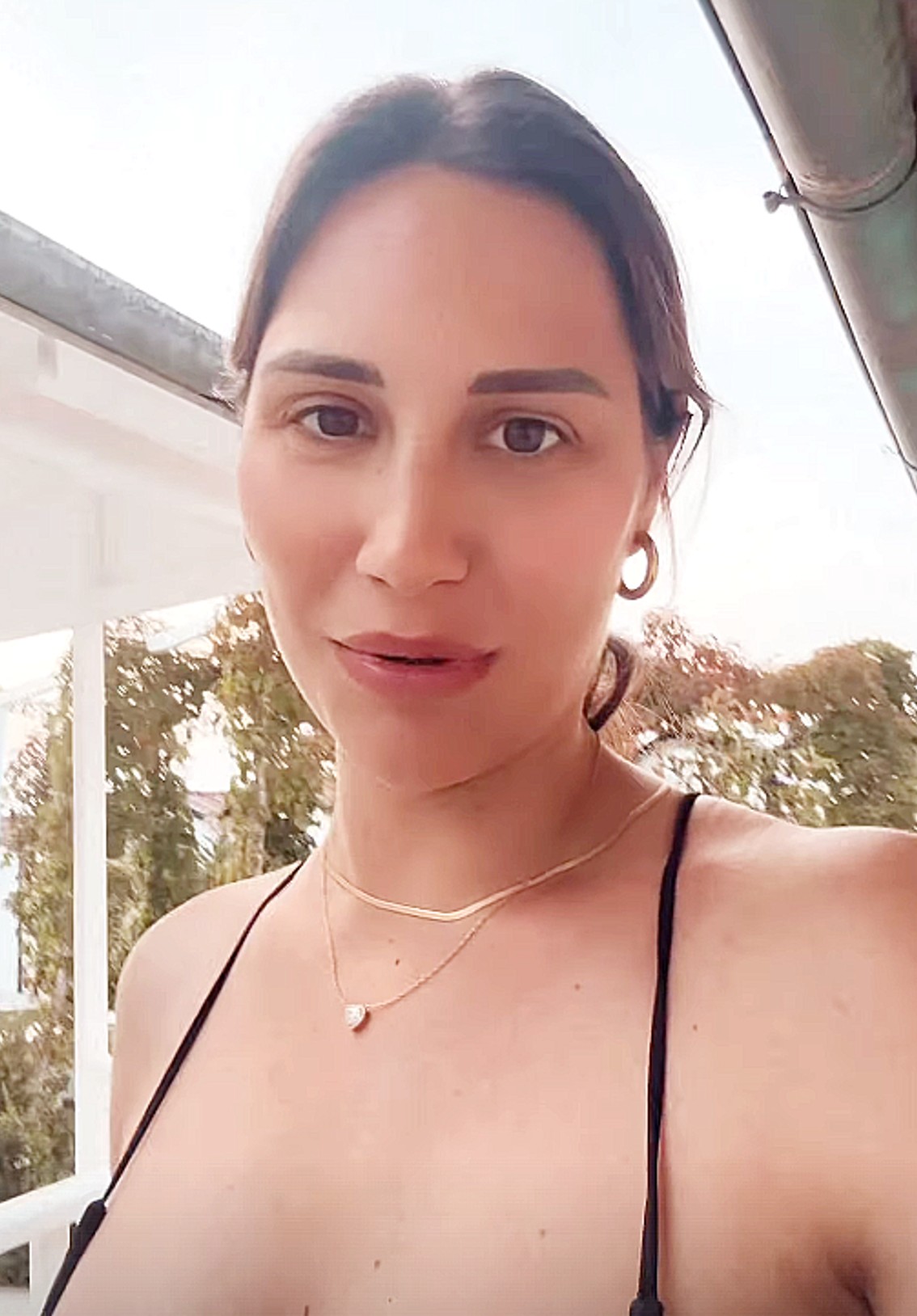 ''Non è piatta...'' Beatrice Valli mostra la pancia a due mesi dal