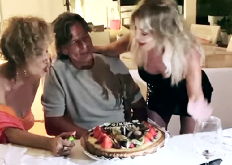 Alba Parietti festeggia i 56 anni del compagno Fabio Adami