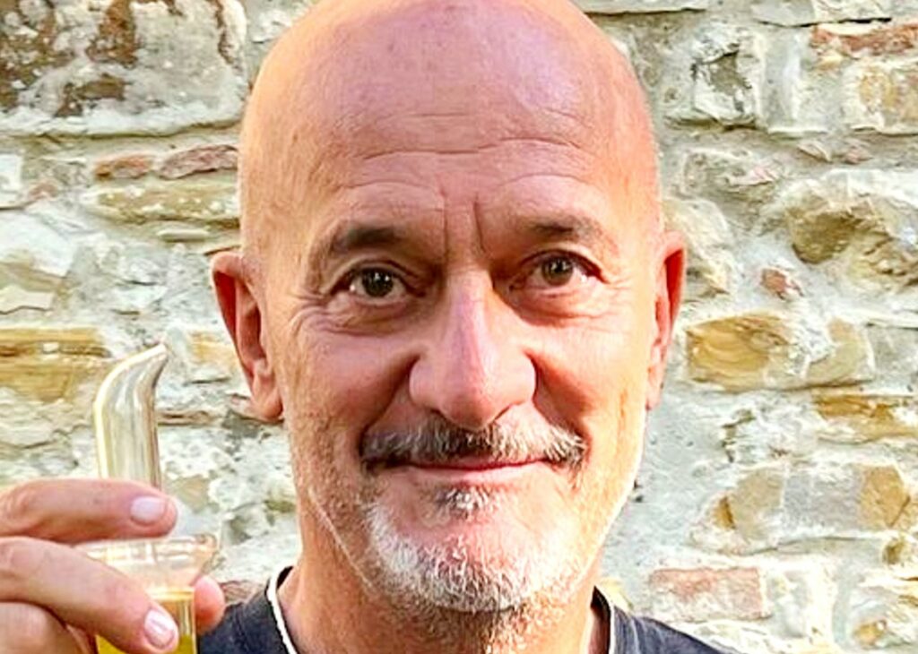 ''Ho fatto domanda per la pensione'': Claudio Bisio e la protesi, nuova fase della sua vita ''Ho fatto domanda per la pensione'': Claudio Bisio e la protesi, nuova fase della sua vita