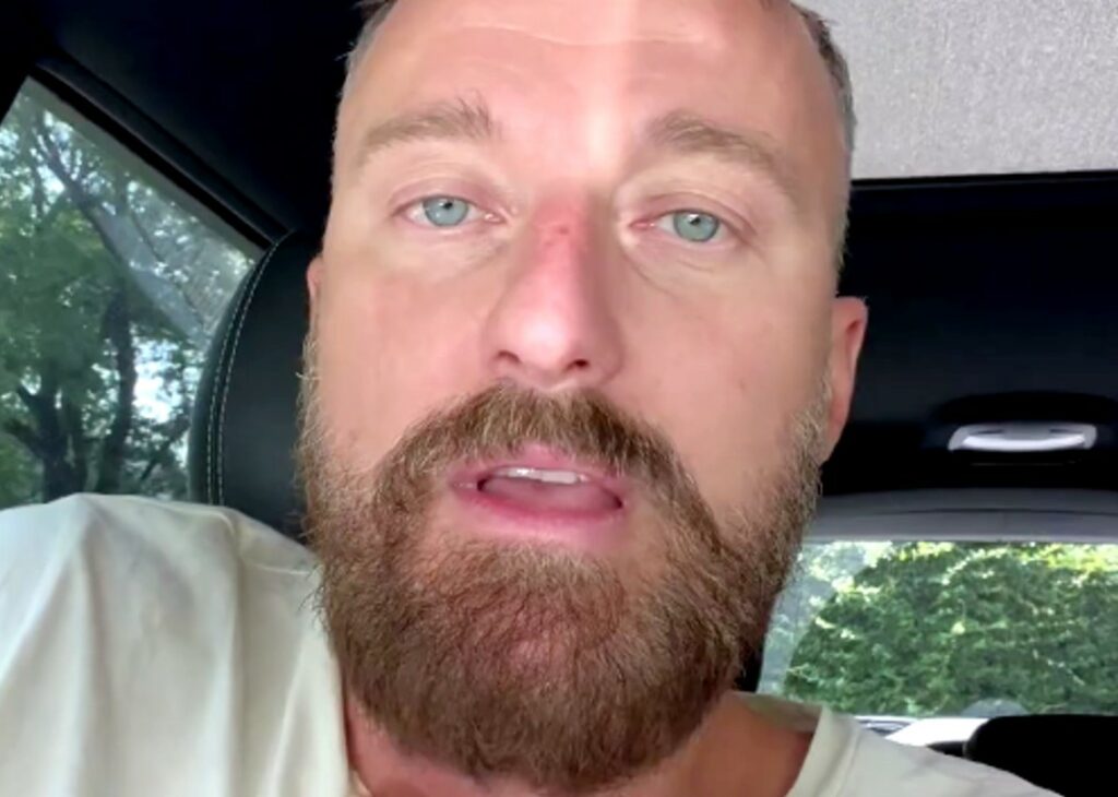 ''Avevo gli ormoni a palla ma mi sono fermato'': Francesco Facchinetti e la ragazza vergine, ecco perché non ha fatto l’amore ''Avevo gli ormoni a palla ma mi sono fermato'': Francesco Facchinetti e la ragazza vergine, ecco perché non ha fatto l’amore