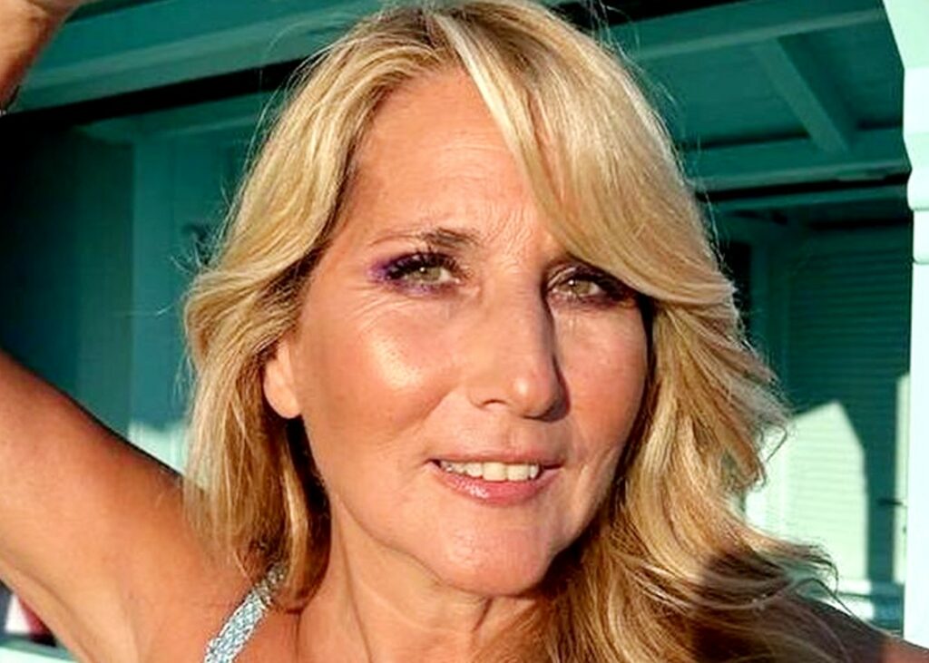 ''Naso rotto, cicatrice, due punti in testa'': Jo Squillo e la sorella gemella ''Naso rotto, cicatrice, due punti in testa'': Jo Squillo e la sorella gemella