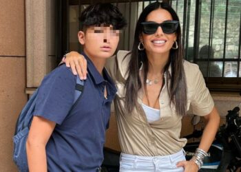 Elisabetta Gregoraci accompagna il figlio Nathan Falco al primo giorno di scuola