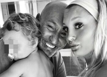 Il comico Maurizio Battista sposa la compagna Alessandra Moretti: annuncio e data