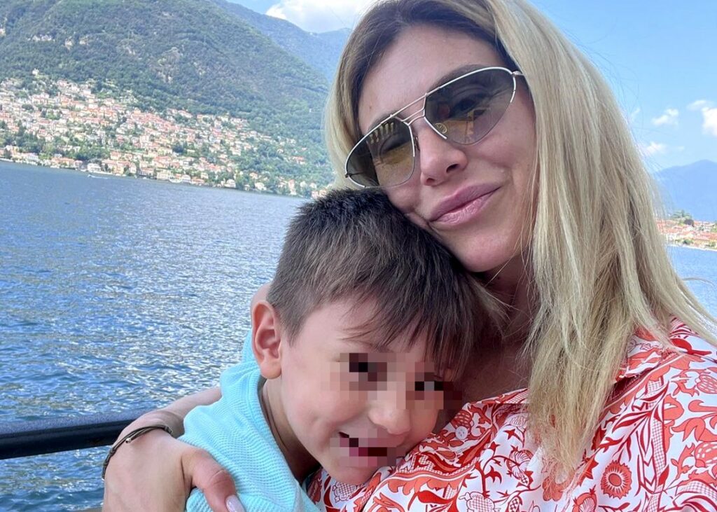 ''Come ca… state messi?'': Paola Caruso sbotta sul social e parla del problema del figlio ''Come ca… state messi?'': Paola Caruso sbotta sul social e parla del problema del figlio