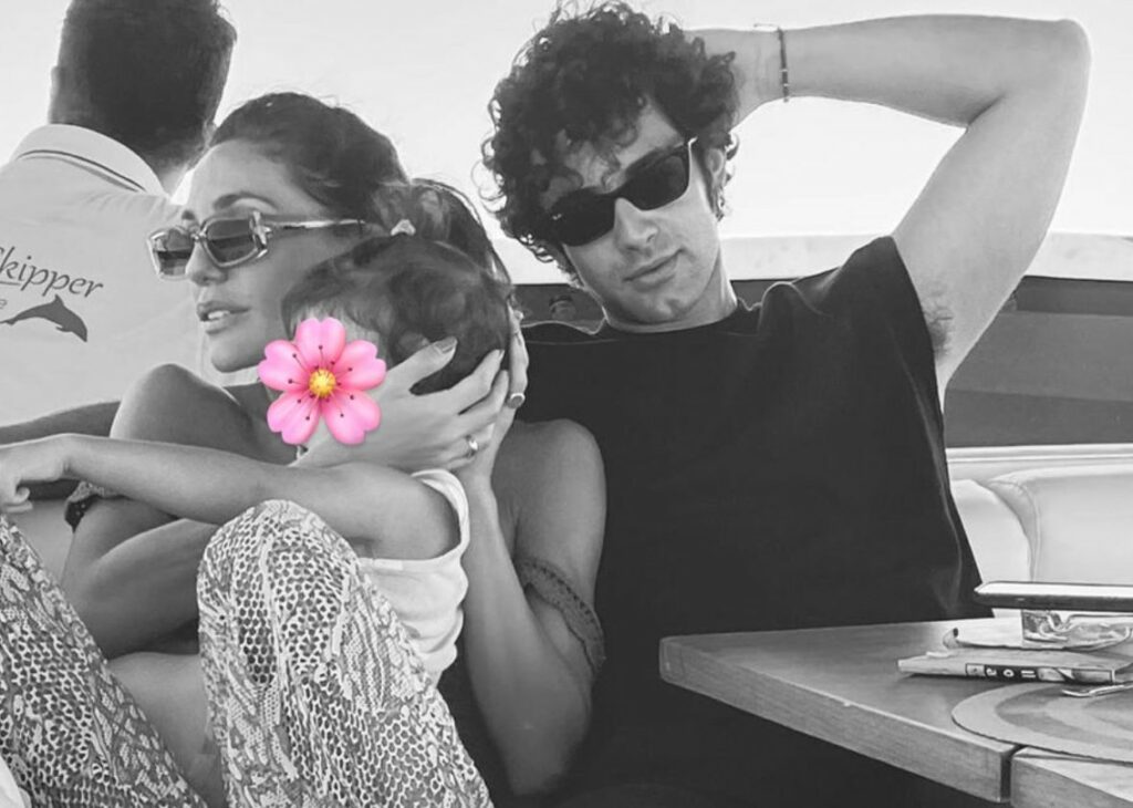 Elena D’Amario e Massimiliano Caiazzo, amore ufficiale: lo scatto social Elena D’Amario e Massimiliano Caiazzo, amore ufficiale: lo scatto social