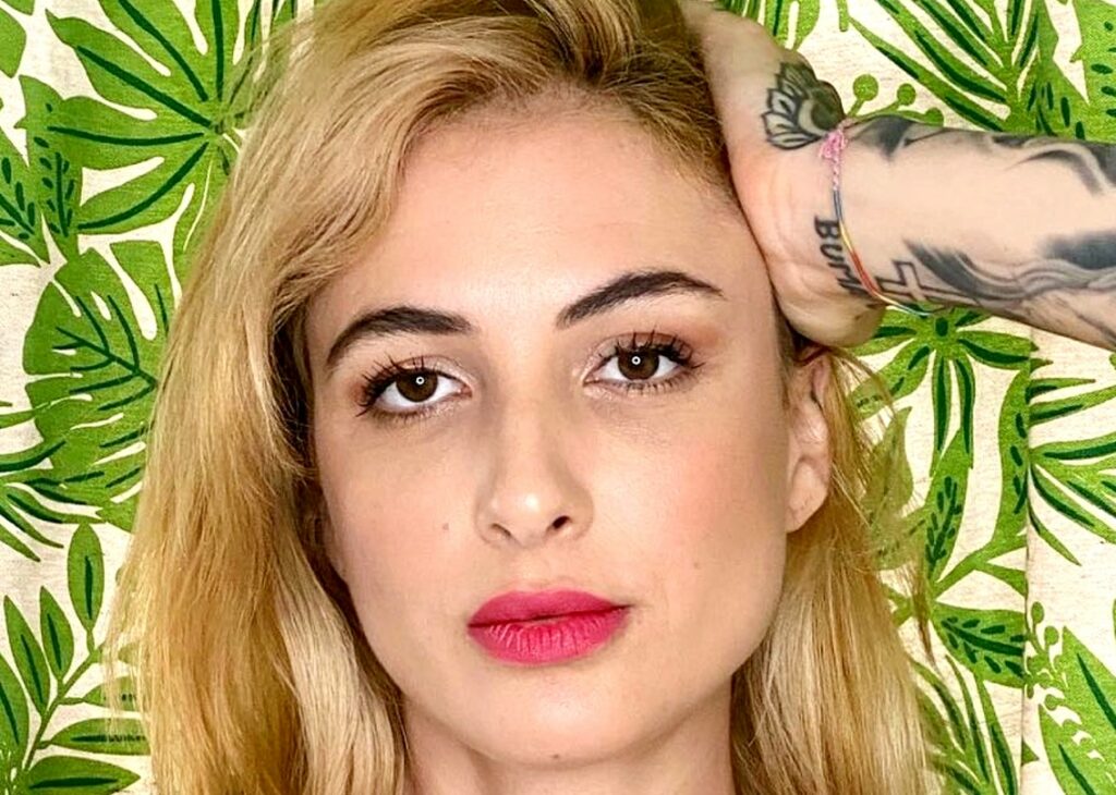 ''Lividi e urla, non ho mai perdonato'': Ema Stokholma rivela come si è salvata la vita per una coincidenza ''Lividi e urla, non ho mai perdonato'': Ema Stokholma rivela come si è salvata la vita per una coincidenza