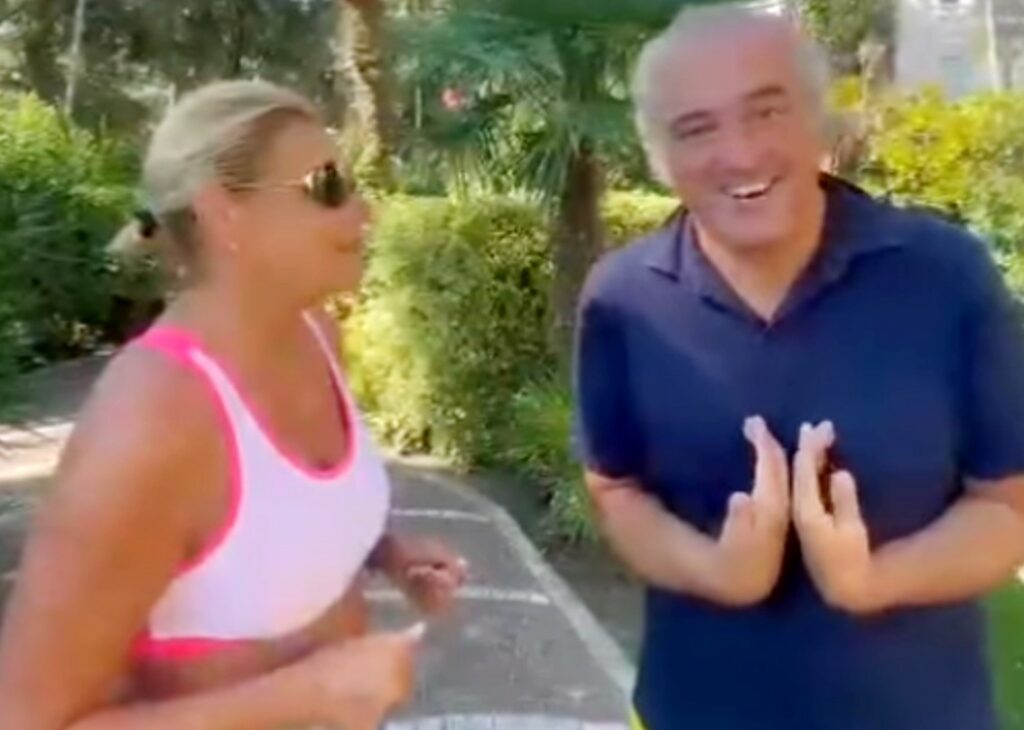 E' ufficiale! Simona Ventura e il futuro marito Giovanni Terzi concorrenti di 'Ballando con le Stelle': l’annuncio E' ufficiale! Simona Ventura e il futuro marito Giovanni Terzi concorrenti di 'Ballando con le Stelle': l’annuncio