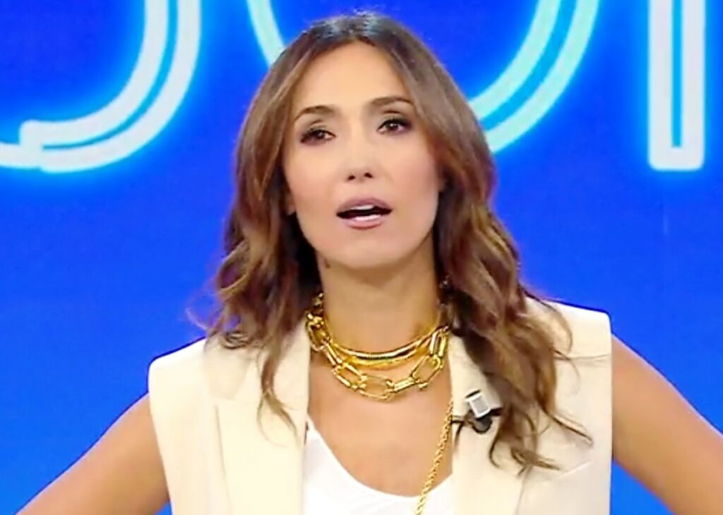 ''Ancora non amo la squadra'': Caterina Balivo debutta su Rai1 col nuovo programma e pronuncia subito una frase che fa discutere ''Ancora non amo la squadra'': Caterina Balivo debutta su Rai1 col nuovo programma e pronuncia subito una frase che fa discutere