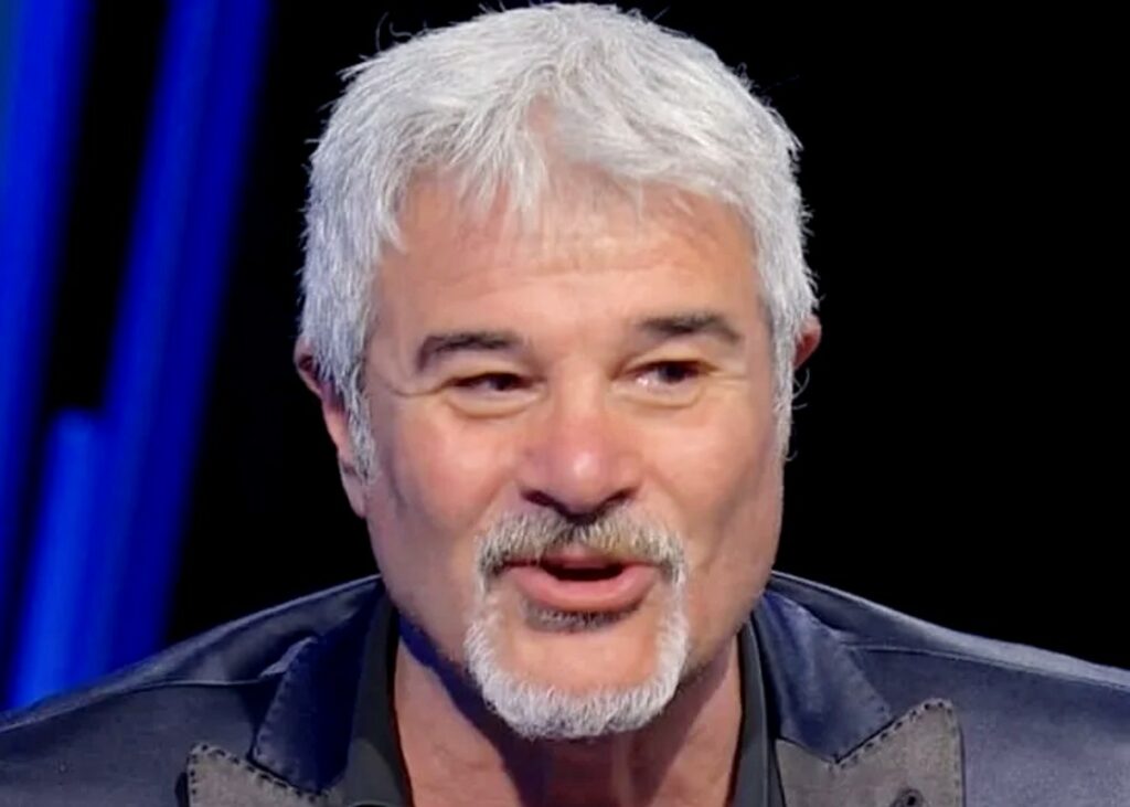 ''Ho puntato su altro nei rapporti intimi'': Pino Insegno rivela di avere un solo testicolo