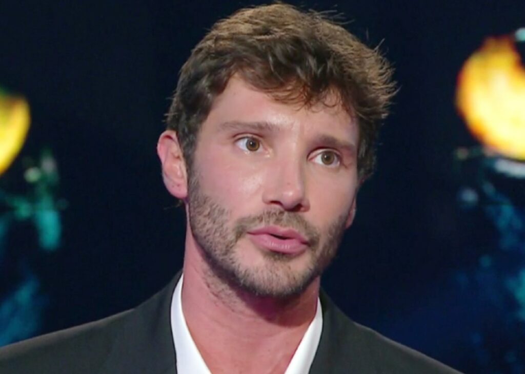 ''Ho tradito, soprattutto verso la fine dei rapporti'': l'ammissione di Stefano De Martino a Francesca Fagnani ''Ho tradito, soprattutto verso la fine dei rapporti'': l'ammissione di Stefano De Martino a Francesca Fagnani