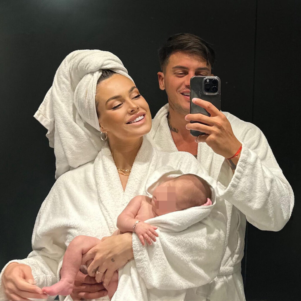 ''Sono successe cose molto gravi'': Sophie Codegoni annuncia la rottura con Alex Basciano a soli 5 mesi dalla nascita della figlia ''Sono successe cose molto gravi'': Sophie Codegoni annuncia la rottura con Alex Basciano a soli 5 mesi dalla nascita della figlia