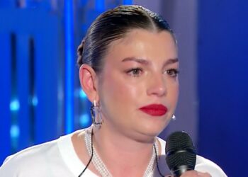 ''Ci sono leucemie più curabili'': Emma Marrone in lacrime a Domenica In spiega perché il padre non è riuscito a battere il tumore