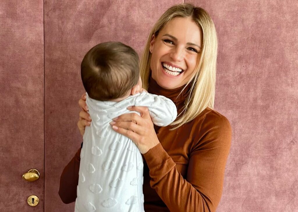 ''Avete fatto un miracolo genetico'': Michelle Hunziker mostra orgogliosa il nipotino Cesare e loda la figlia Aurora ''Avete fatto un miracolo genetico'': Michelle Hunziker mostra orgogliosa il nipotino Cesare e loda la figlia Aurora