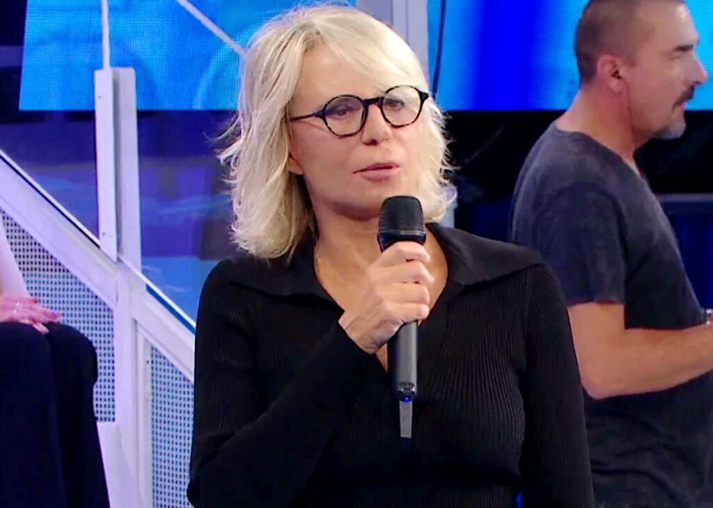 ''Sono passata dal non avere seno ad averne troppo'': la confessione di Maria De Filippi