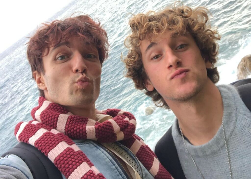 L'ex ballerino di 'Amici' Francesco Mariottini fa coming out e presenta ufficialmente il fidanzato: foto