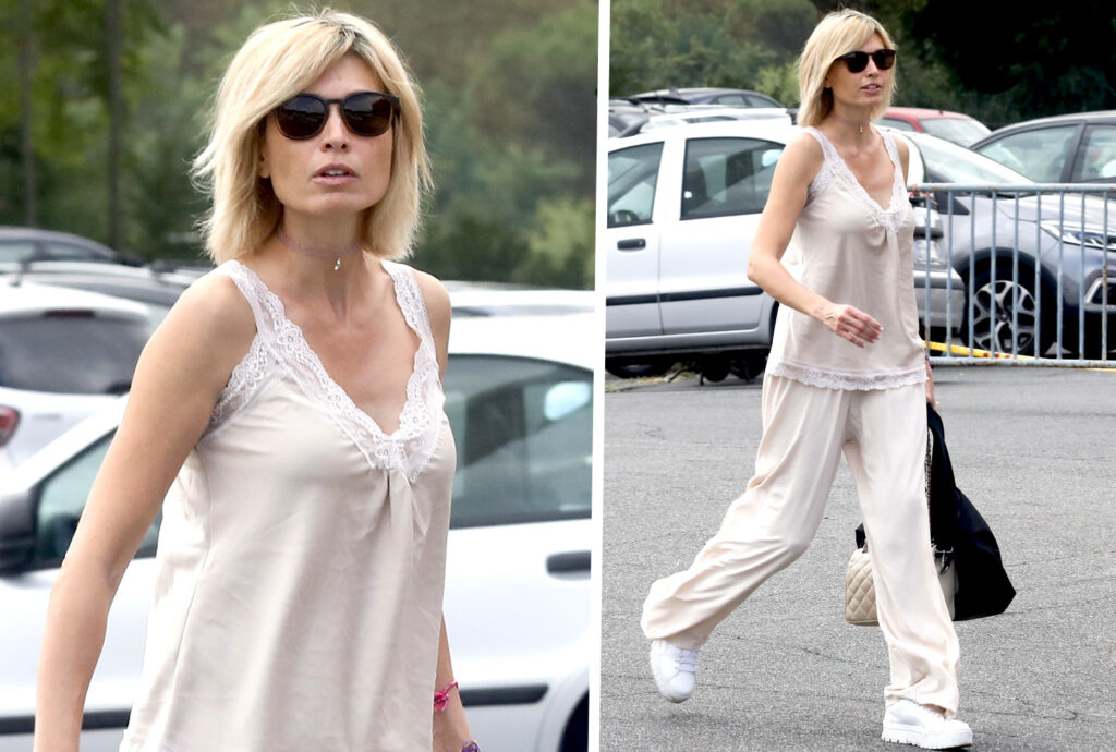 Carlotta Mantovan, vedova di Fabrizio Frizzi, torna in Rai dopo 3 anni e il trasferimento in Francia: foto alle prove di 'Ballando' Carlotta Mantovan, vedova di Fabrizio Frizzi, torna in Rai dopo 3 anni e il trasferimento in Francia: foto alle prove di 'Ballando'