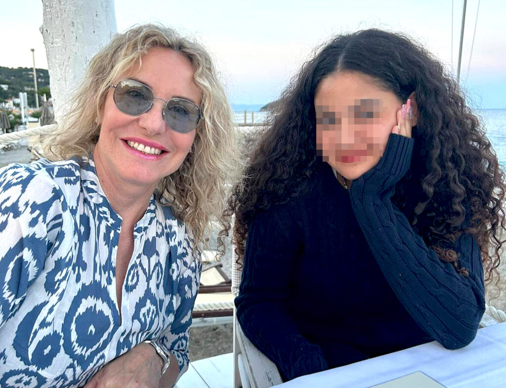 Antonella Clerici parla della figlia 14enne Maelle: ''Ha una bellezza esotica, ma non le riconosco talenti artistici'' Antonella Clerici parla della figlia 14enne Maelle: ''Ha una bellezza esotica, ma non le riconosco talenti artistici''