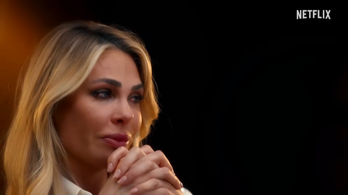 La frequenza dei rapporti intimi, Rolex e borse 'sparite', l