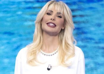 Ilary Blasi condurrà ancora l'Isola dei Famosi! Le parole di Piersilvio Berlusconi